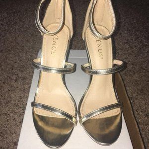 High heel strappy scandal